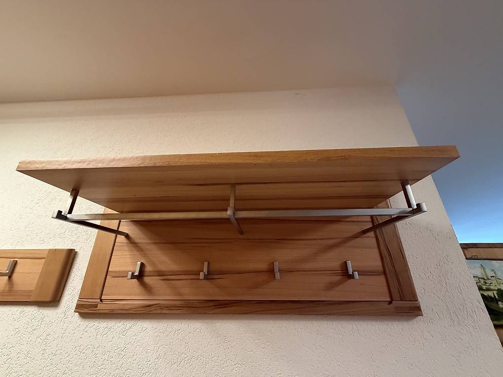Allestimento di negozi e stand fieristici: Porte manteau et banc pour chaussures – Usato da Botyre (Ayent) venduto da Claude-EvelyneS 1