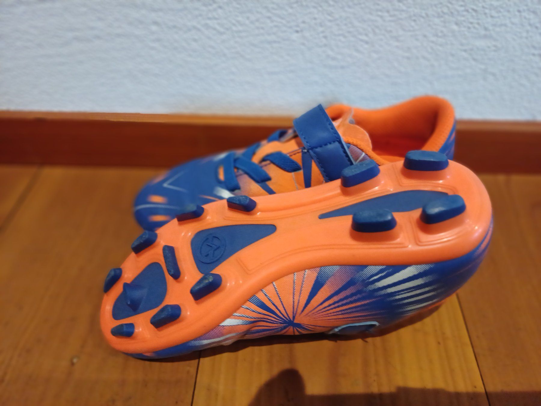 Scarpe per ragazzi: Fussballschuhe Victory Gr.31 – Usato da Ramosch venduto da Puzins