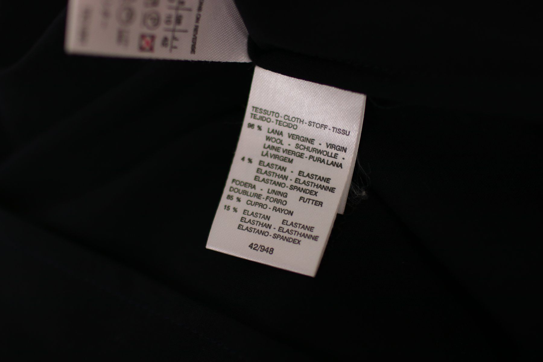 Max Mara Completi & Tailleur: Vintage MAX MARA Navy Blue Suit - Size S – Usato da Hombrechtikon venduto da BAZ-Vintage 9