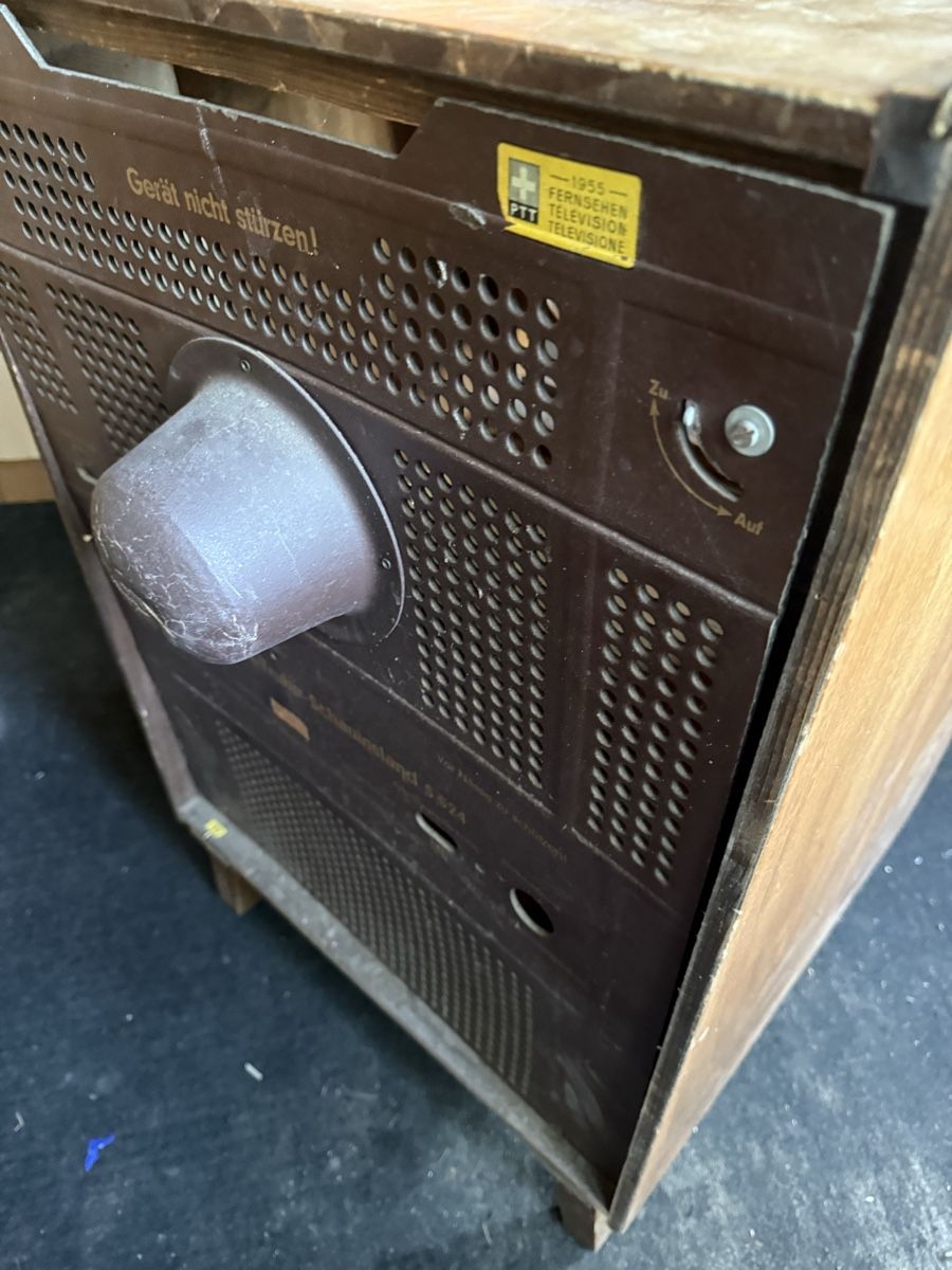 TV Möbel: Vintage TV Möbel – Gebraucht aus Horriwil von Carrera68 5