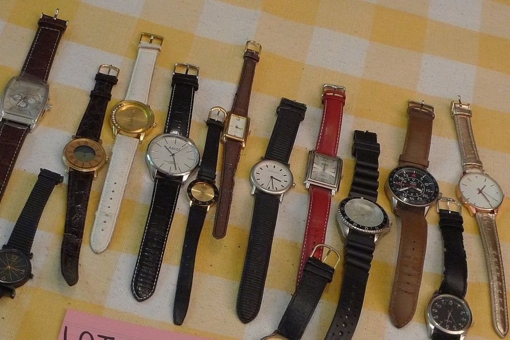 Orologi: LOT-UHREN 9. – Difettoso da Bern venduto da bn1640 1