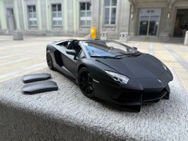 Pocher 1:8 BIG Lamborghini aventador Roadster