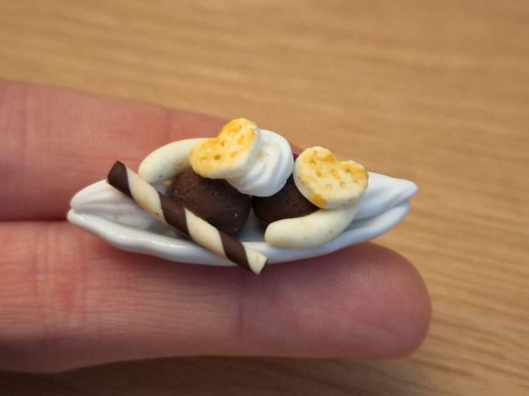 Puppenhäuser & -möbel: Handmade Bananensplit Eis Coupe – Neu (gemäss Beschreibung) aus Zürich von HandmadeTinyFood 3