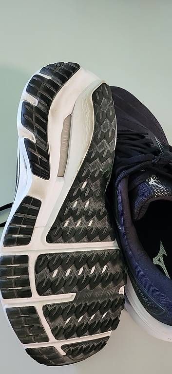 Scarpe da uomo: Mizuno Laufschuhe, Grösse 44 – Usato da Wangen SZ venduto da daslohntsich 2