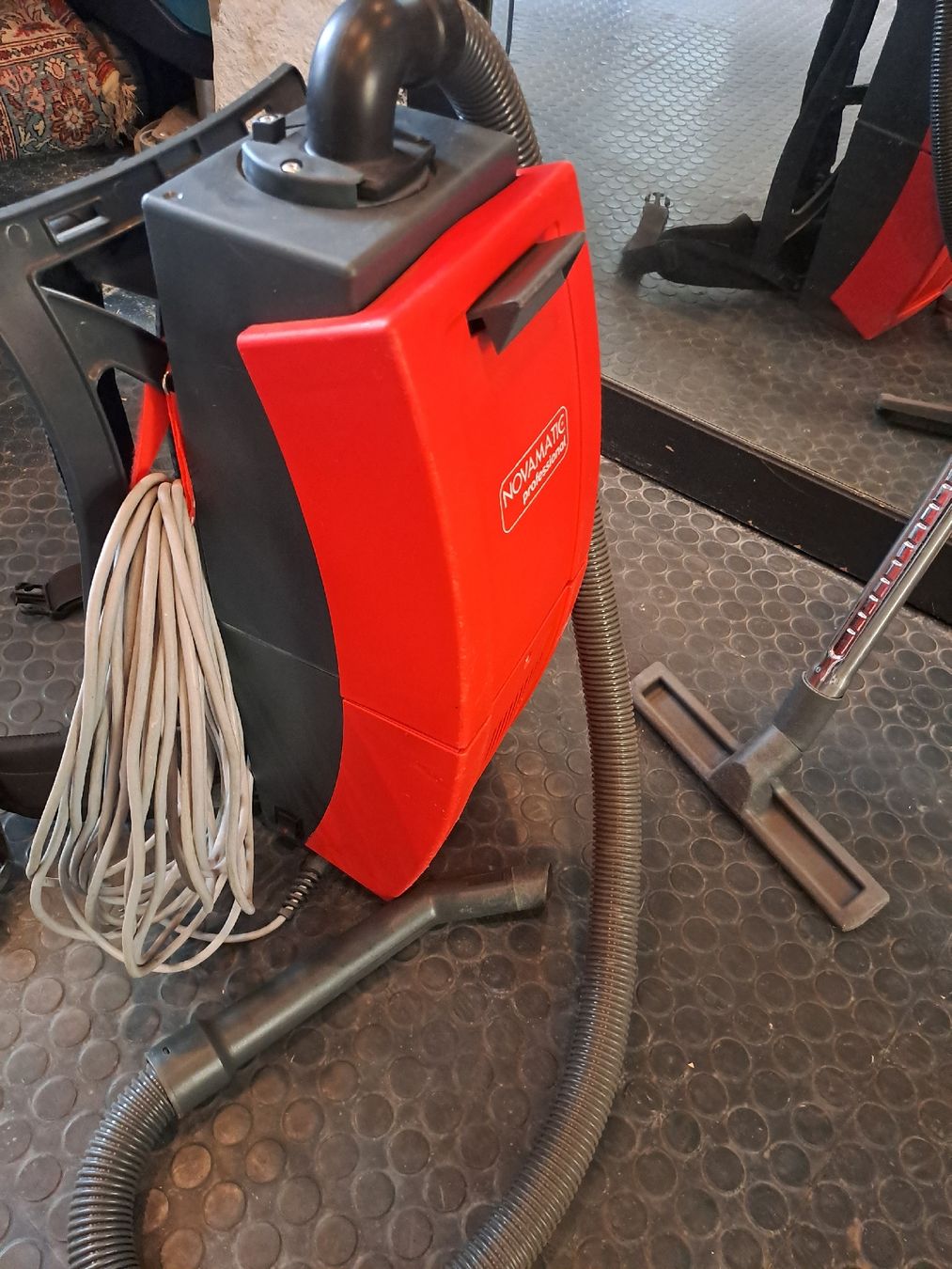 Cleanfix Aspirapolveri & Accessori: Novamatic Professional Cleanfix RS05 Rucksacksauger – Usato da Uster venduto da pie_yz28 1