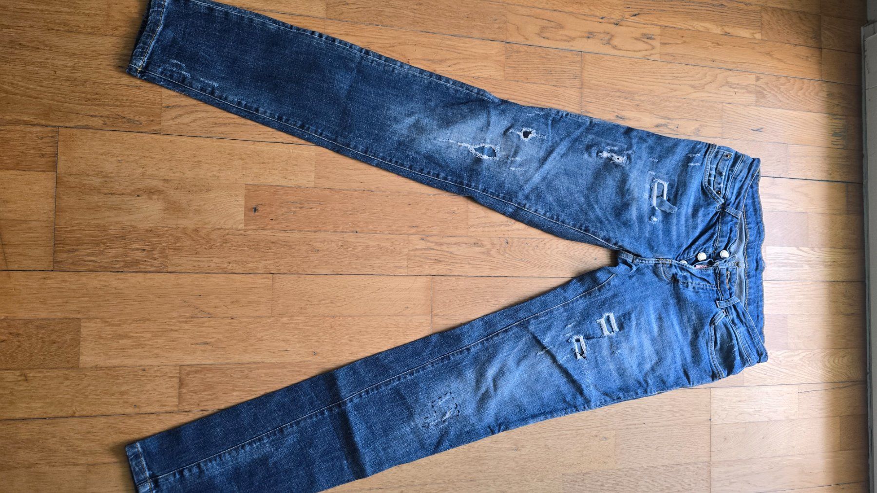Dsquared2 Jeans: Dsquared2 Jeans – Gebraucht aus Emmenbrücke von meu_2j8p