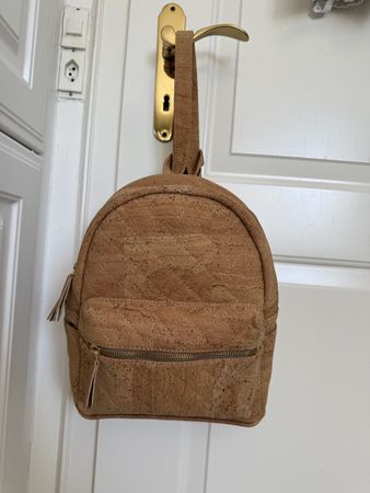 Neuer Rucksack aus Korkeiche von Korkeria