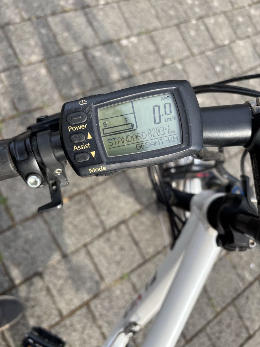 Flyer Velos: Flyer E-Bike weiss mit Display 8203 km – Gebraucht aus Brittern von Mi-rot 4