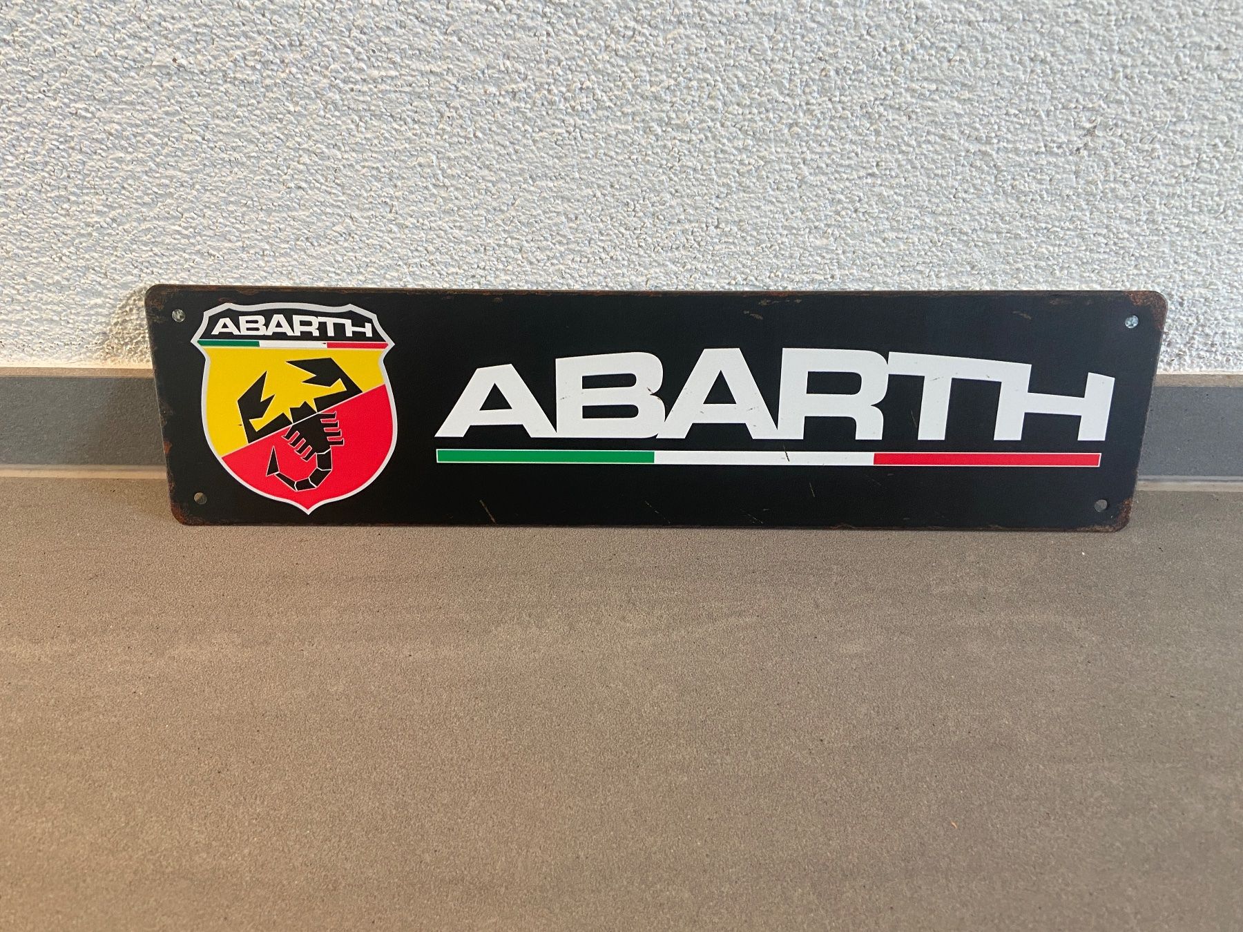 Abarth Insegne: Abarth Schild Metall Size:40 cm x 10cm NEU / – Nuovo e nell'imballaggio originale da Seon venduto da Aaargauer01 3