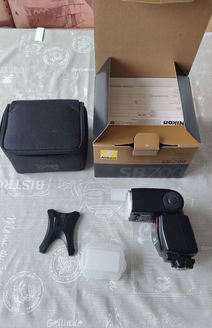 Nikon Flashs: Nikon SB-700 – D'occasion à St. Margrethen SG par MV77 1