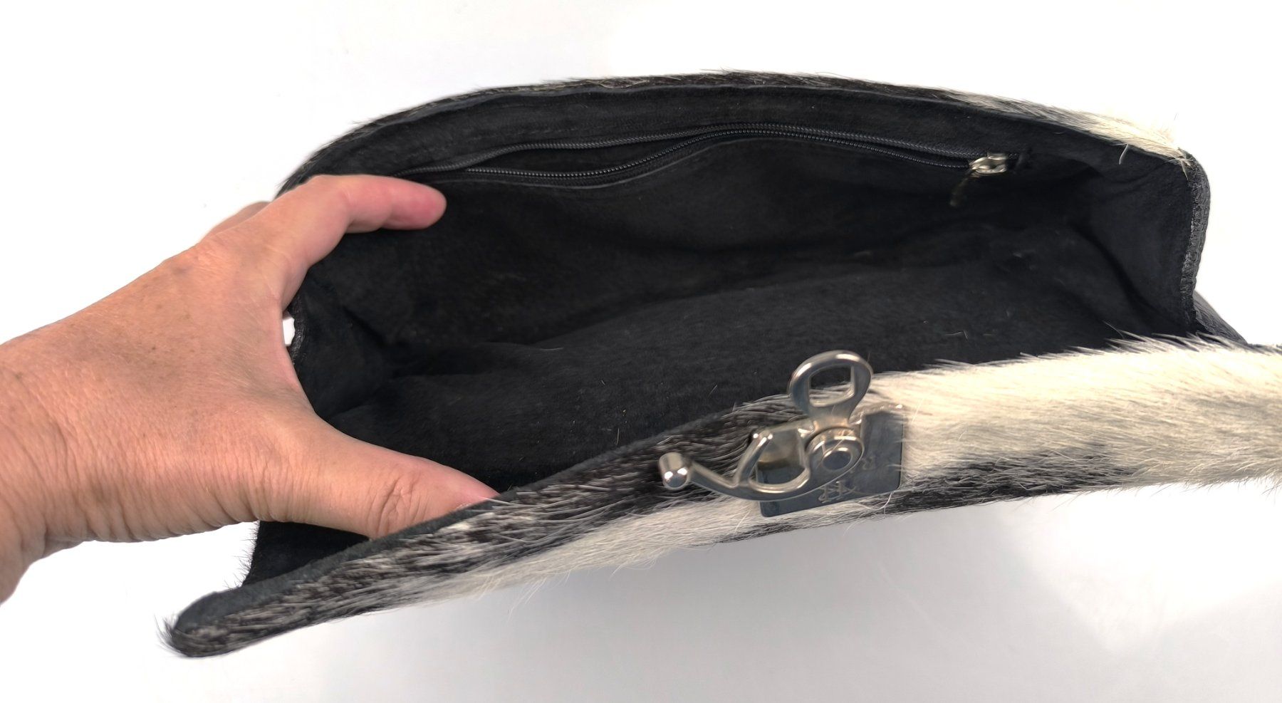 Sacs femmes: Tasche aus Kuhfell – D'occasion à Rüti ZH par Restwert_Rueti_ZH 3