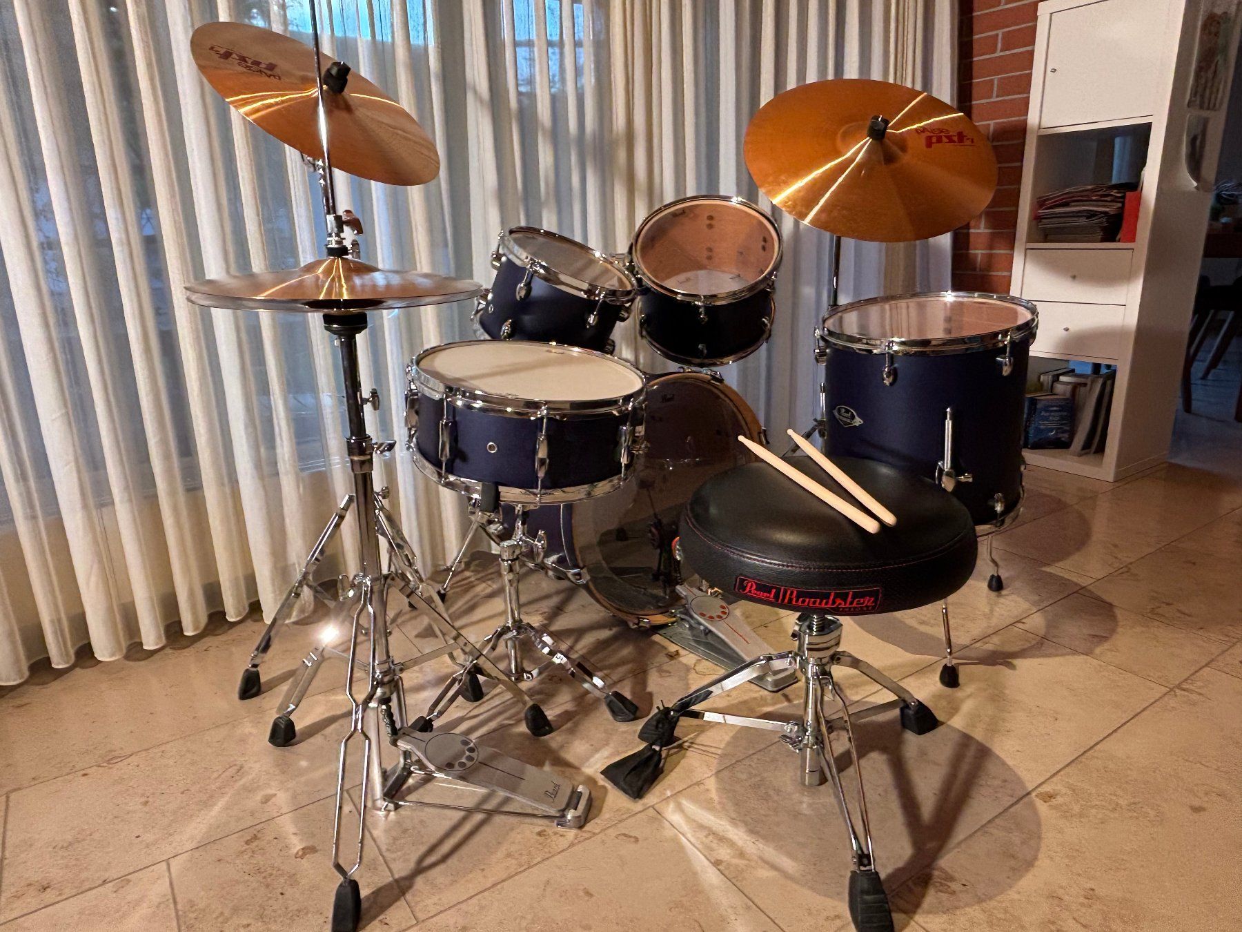 Strumenti musicali: Pearl. Profi Kinder Schlagzeug mit Hocker – Usato da Aarwangen venduto da Lioness17 5