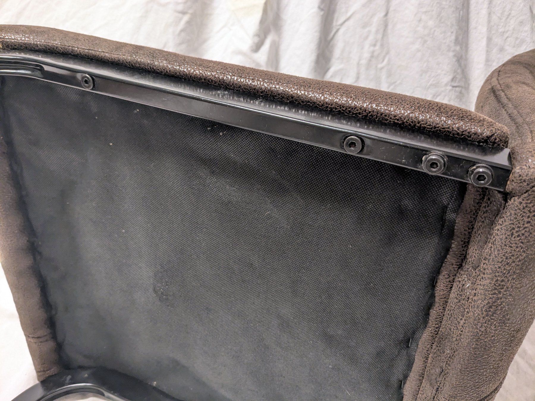Conforama Stühle: Esszimmerstuhl braun Kunstleder mit Metallgestell – Gebraucht aus Winterthur von in4matiker 5