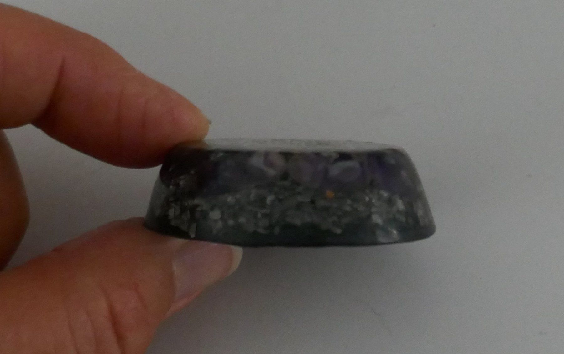 Minéraux & Lithothérapie: Orgonit mit Amethyst, 4 cm Durchmesser – D'occasion à Port par uzuku 3