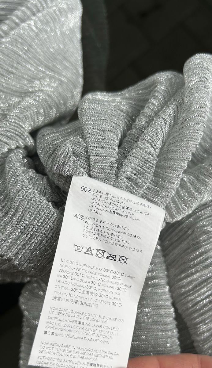 Foulard & Sciarpe: Lightweight Silver Scarf. Elegant Accessory for Summer! – Nuovo (secondo la descrizione) da Saland venduto da ele_vc96 5