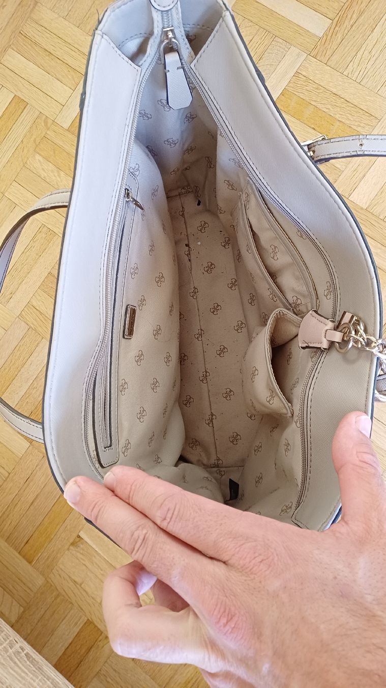 Guess Borse da donna: Guess Handtasche Sommerlich Pink ab 1CHF – Usato da Zürich venduto da hoeschtle 2