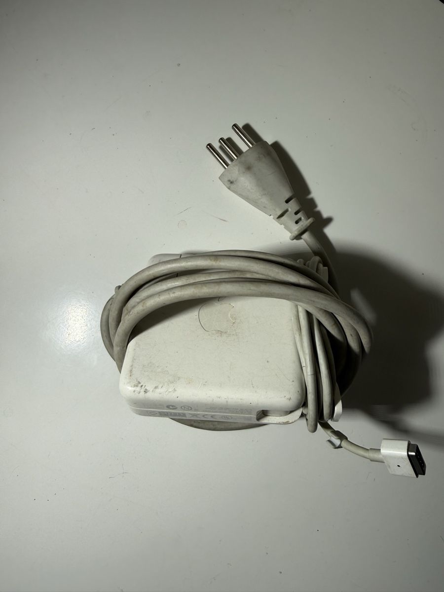 Apple Cavi: Original Apple MacBook Netzteil / Ladekabel - gebraucht! – Usato da Trübbach venduto da -_Beat_-
