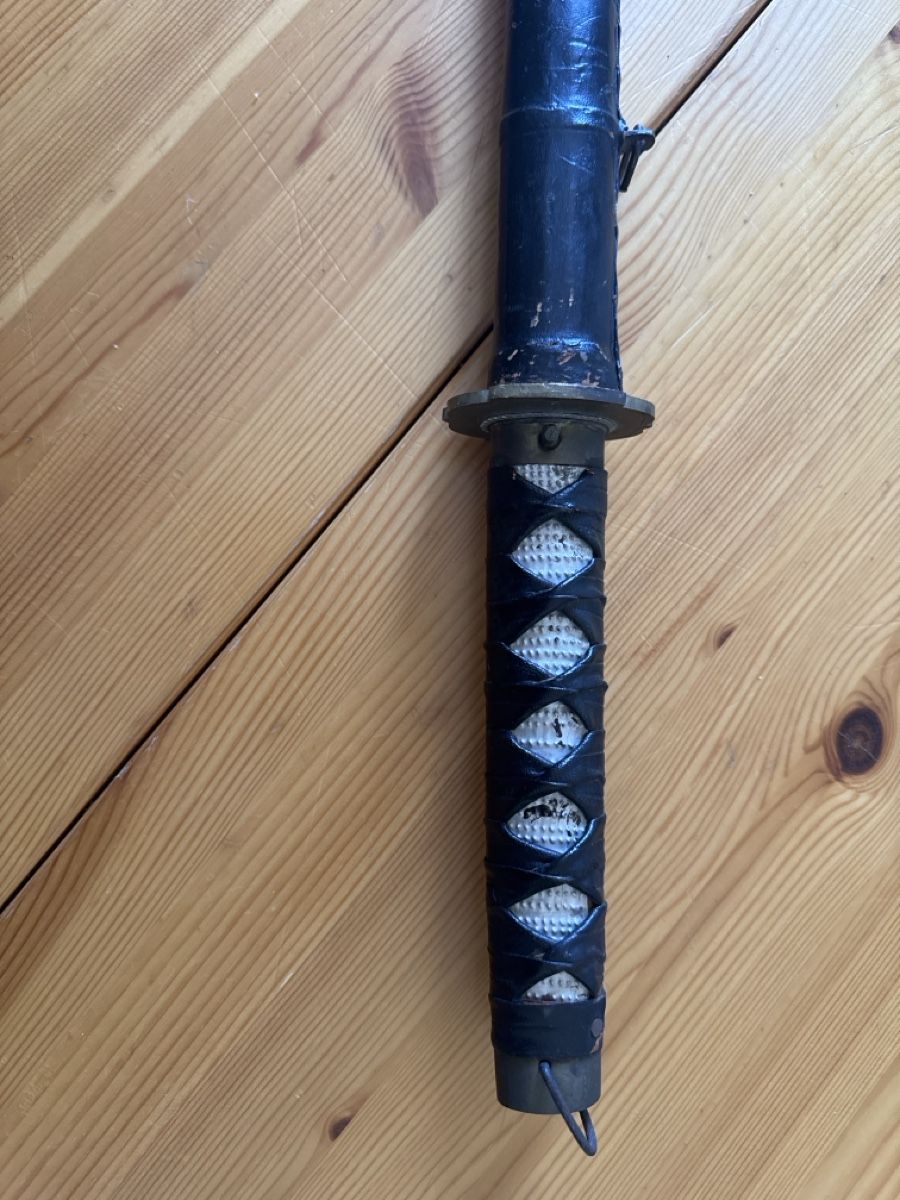 Internationale Kunst: Katana avec fourreau, longueur 84cm, état usagé – Gebraucht aus Vesenaz von miguelfdfrade 1