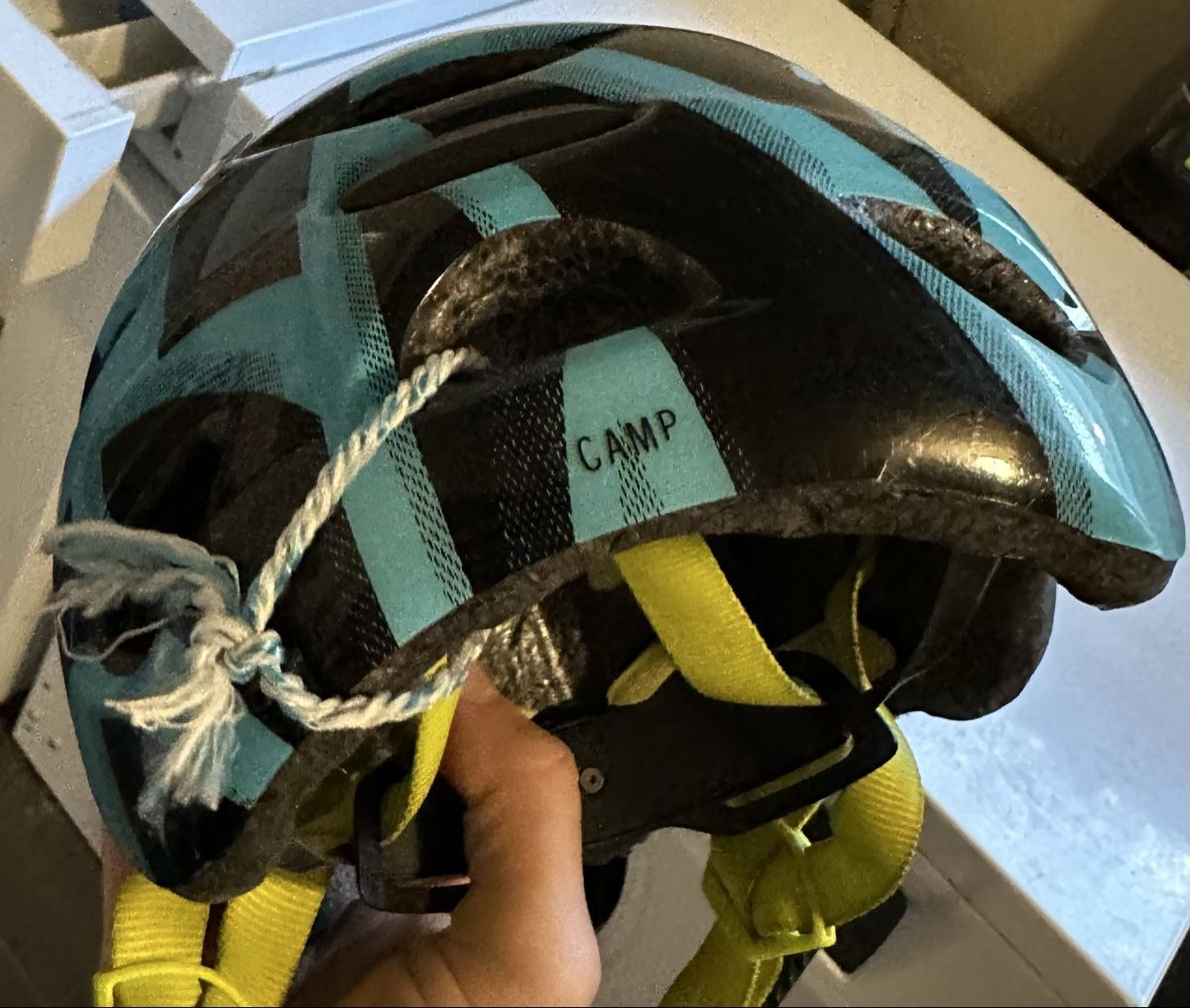 Giro Caschi: Kinderhelm Giro CAMP – Usato da Winterthur venduto da .corina.00. 2