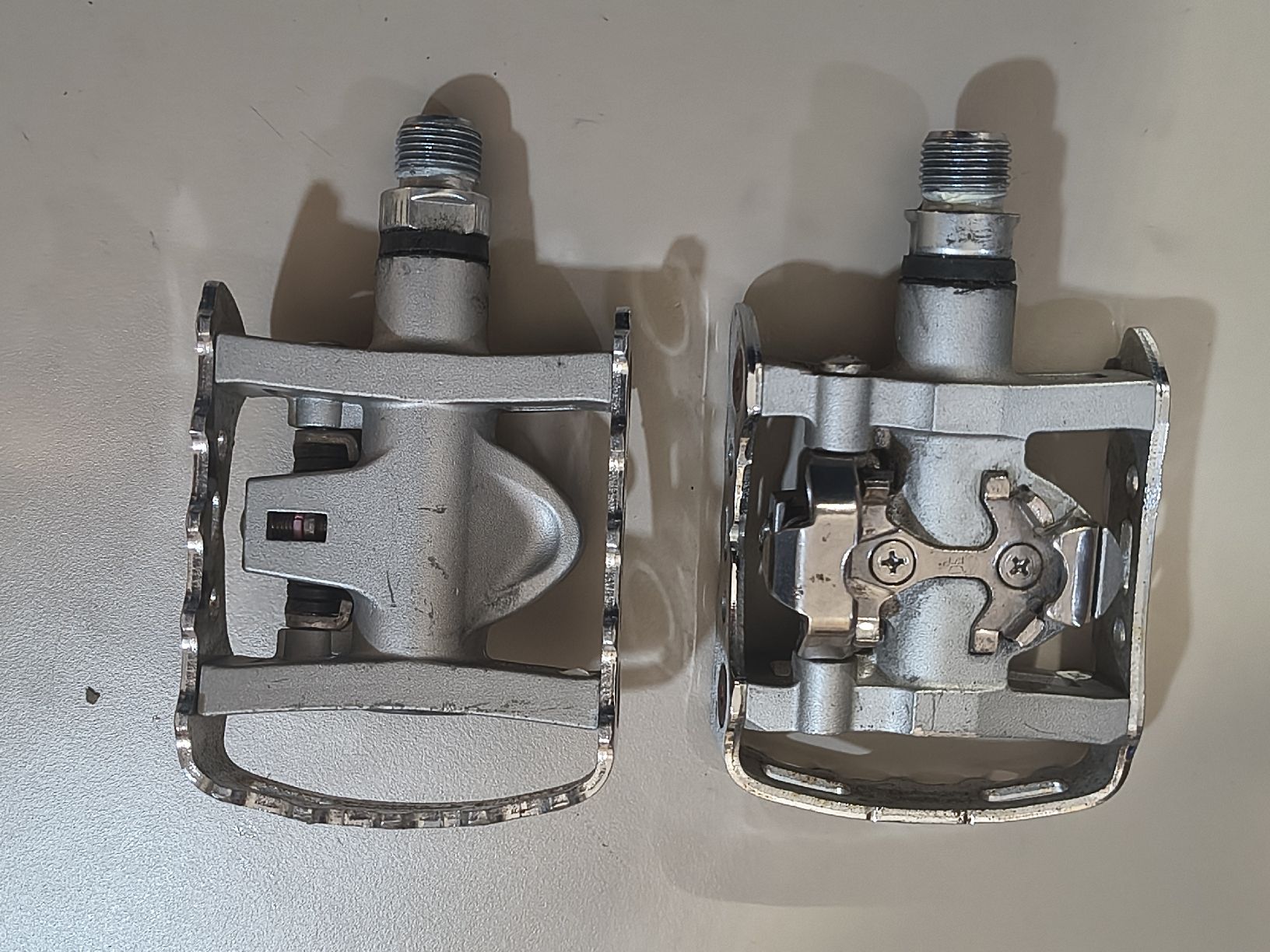 Shimano Pezzi di ricambio: Fahrradpedale silberfarben mit Klickmechanismus einseitig  – Usato da Uznach venduto da igreub 3