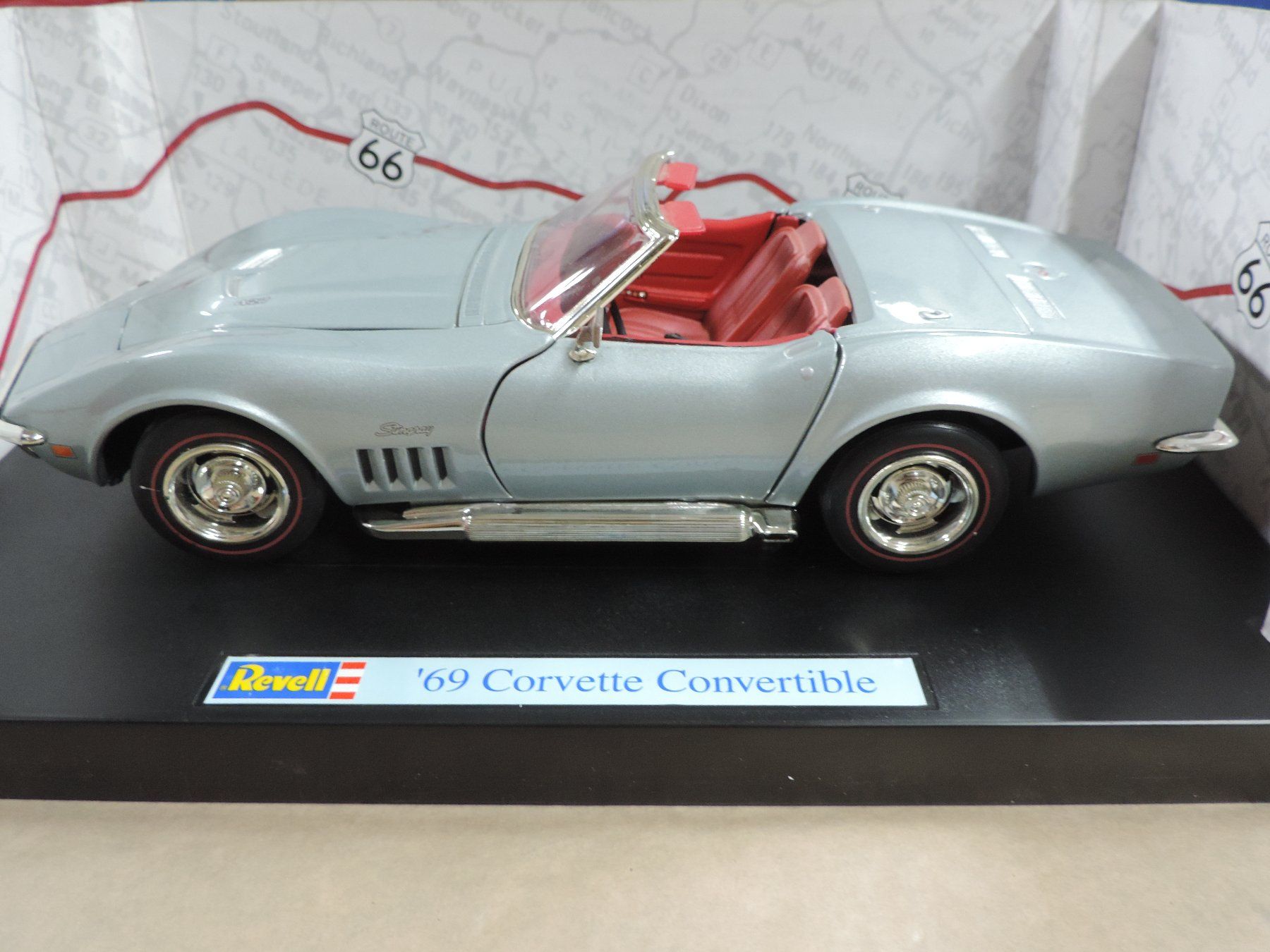 Revell Modellini d'auto: 1969 Chevrolet Corvette convertible – Usato da Epautheyres venduto da LordSkull 2