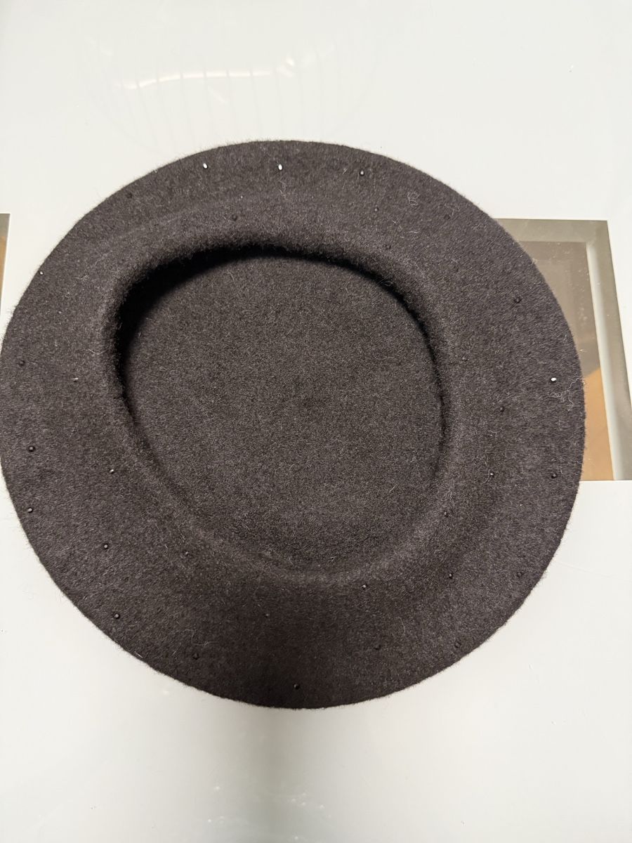 C&A Copricapi, berretti & cappellini: Béret – Usato da Lausanne venduto da mar_sxg5 1