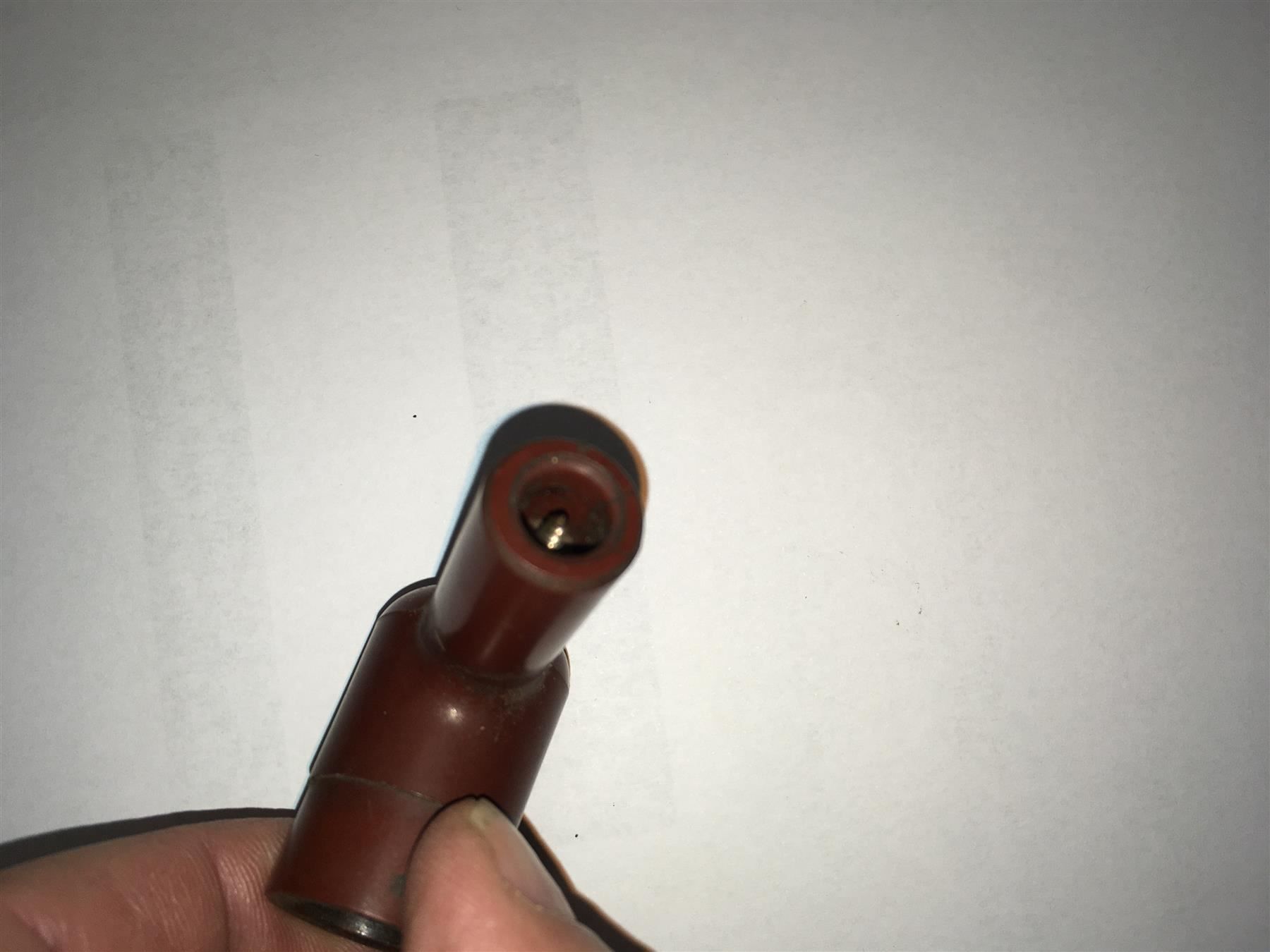Tutti i ricambio per moto: alter Zündkerzenstecker Bakelit Oldtimer – Usato da Rickenbach SZ venduto da Frickler 2