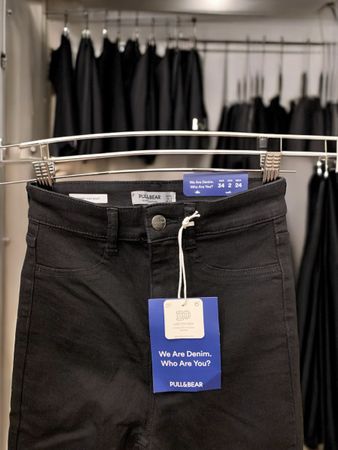 Schwarze Damen Jeans Pull&Bear Gr. 34 Neu mit Etikett