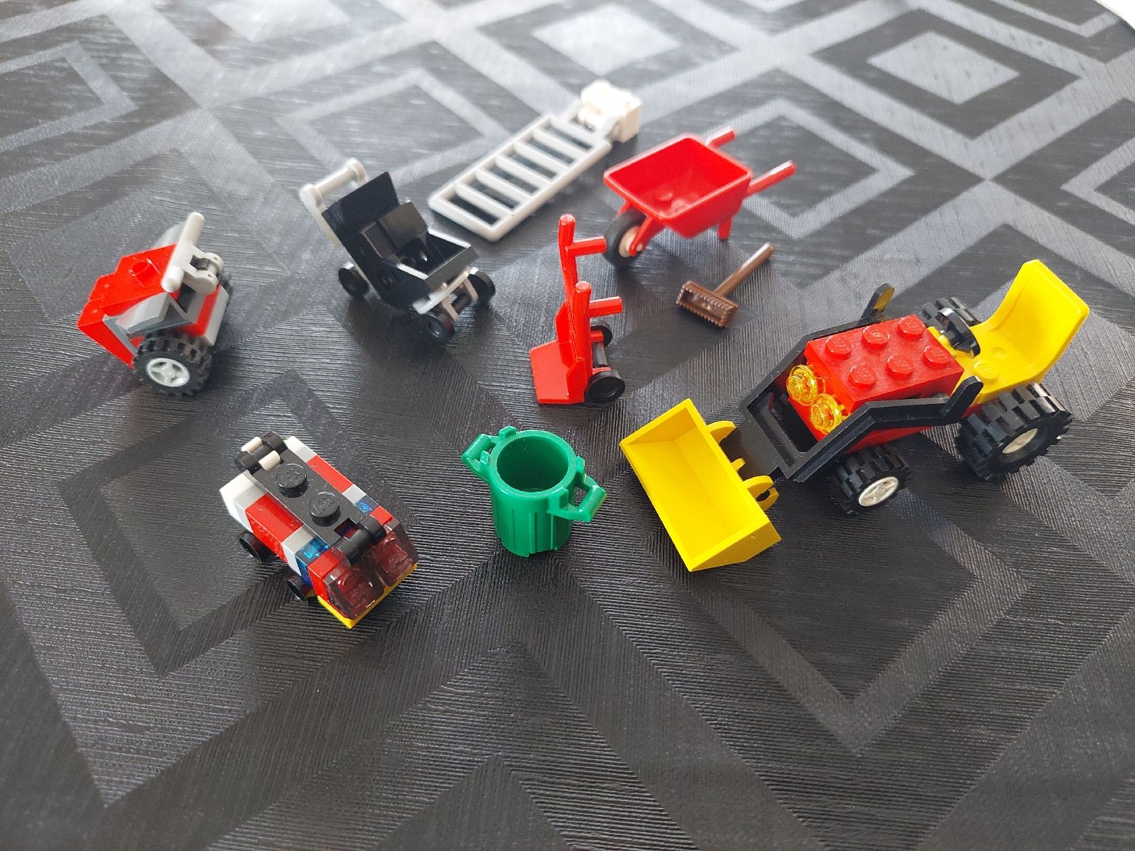 Lego Spielzeuge: Lego , Traktor, Garette,  Kinderwagen – Gebraucht aus Zetzwil von sti_x9xf