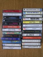 Lot de 30 cassettes audio artistes variés état correct