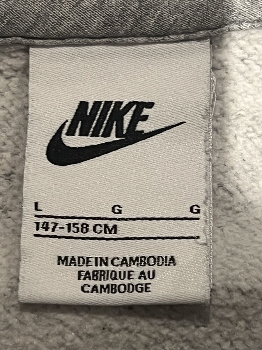 Nike Pullover & Sweatshirts: Kapuzenpullover Nike grau Grösse L 147-158 cm – Gebraucht aus Niederbüren von Butterly83 2