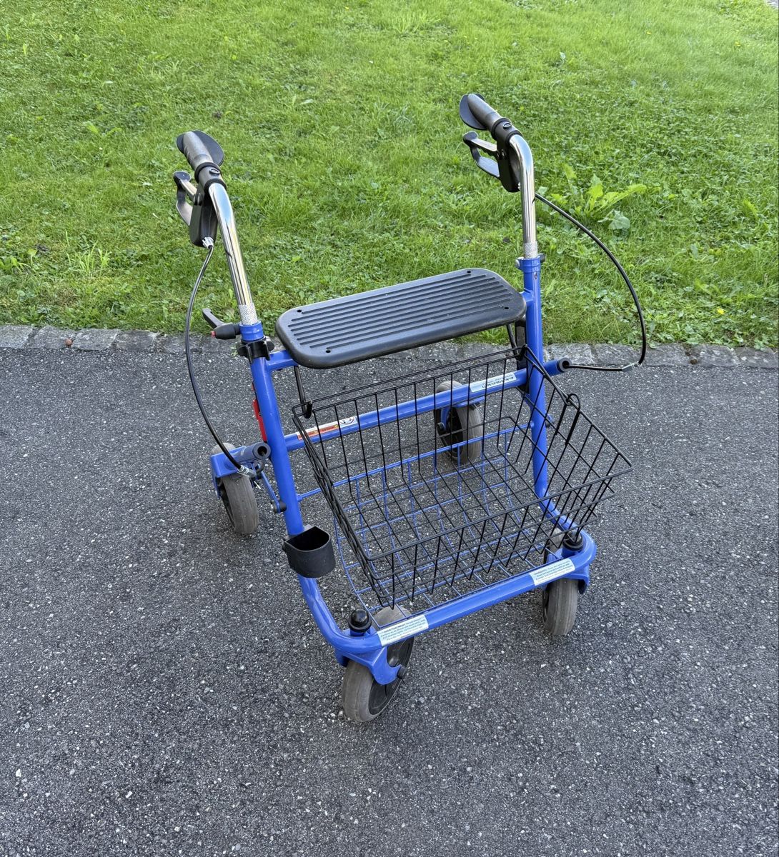 Aides à la marche: Rollator – D'occasion à Gerlafingen par sternrose