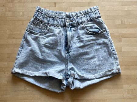 Jeans Shorts FB Sister Grösse M helle Waschung guter Zustand