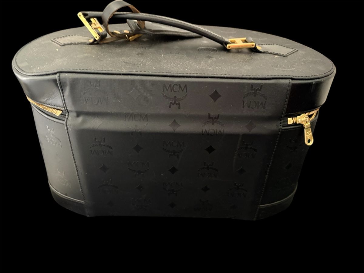 Mcm Valigie: MCM Beautycase schwarz – Usato da Delémont venduto da and_mj6d 1