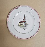 Handbemalter Wand-Teller von Rueyres-les-Prés, Kirchenmotiv