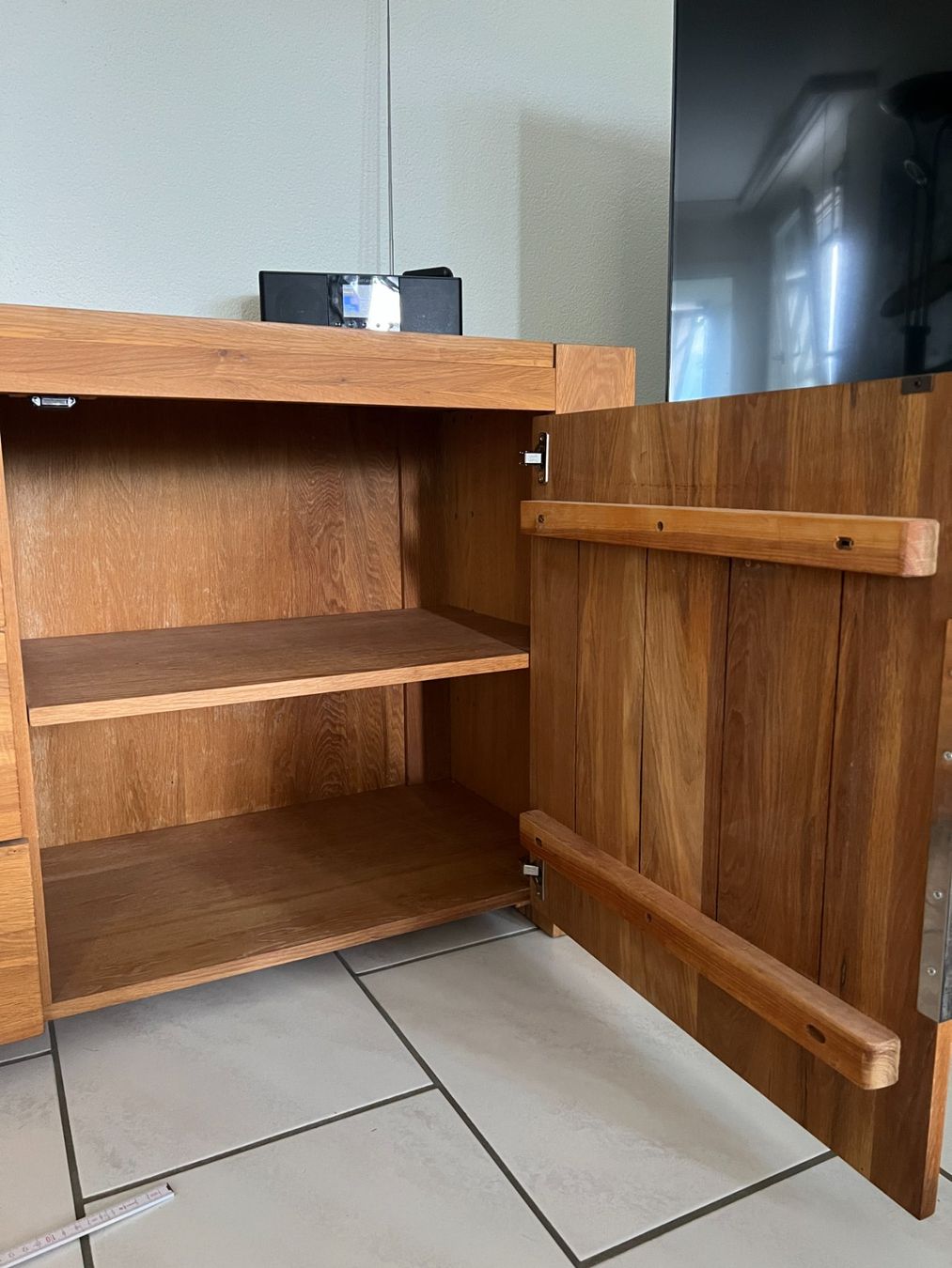 Commodes: Massives Eichenholz-Sideboard mit 3 Schubladen – D'occasion à Volketswil par SecondHanderia 3