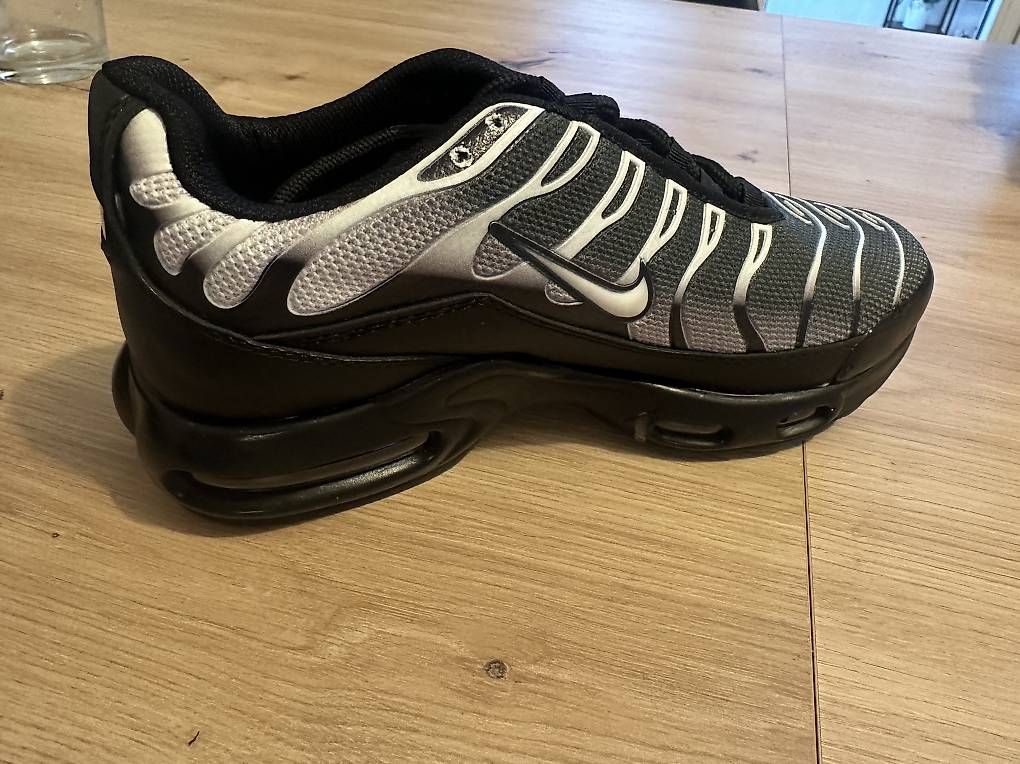 Scarpe per ragazzi: Chaussures garçon ? Pointure 37  – Usato da Genève venduto da hak_tp7m 3