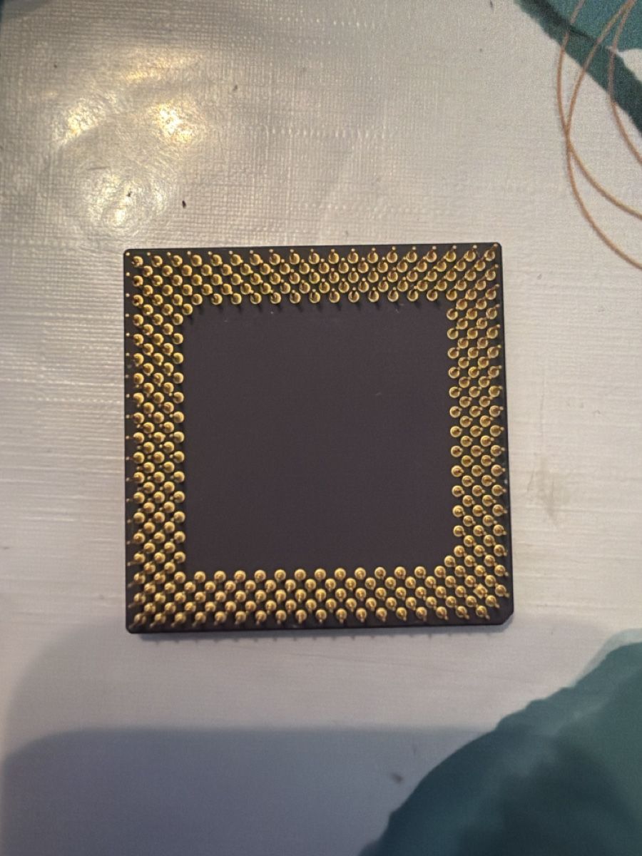 Amd Composants électroniques: Microprocesseur AMD K6 – Défectueux à Martigny par capri2800 1