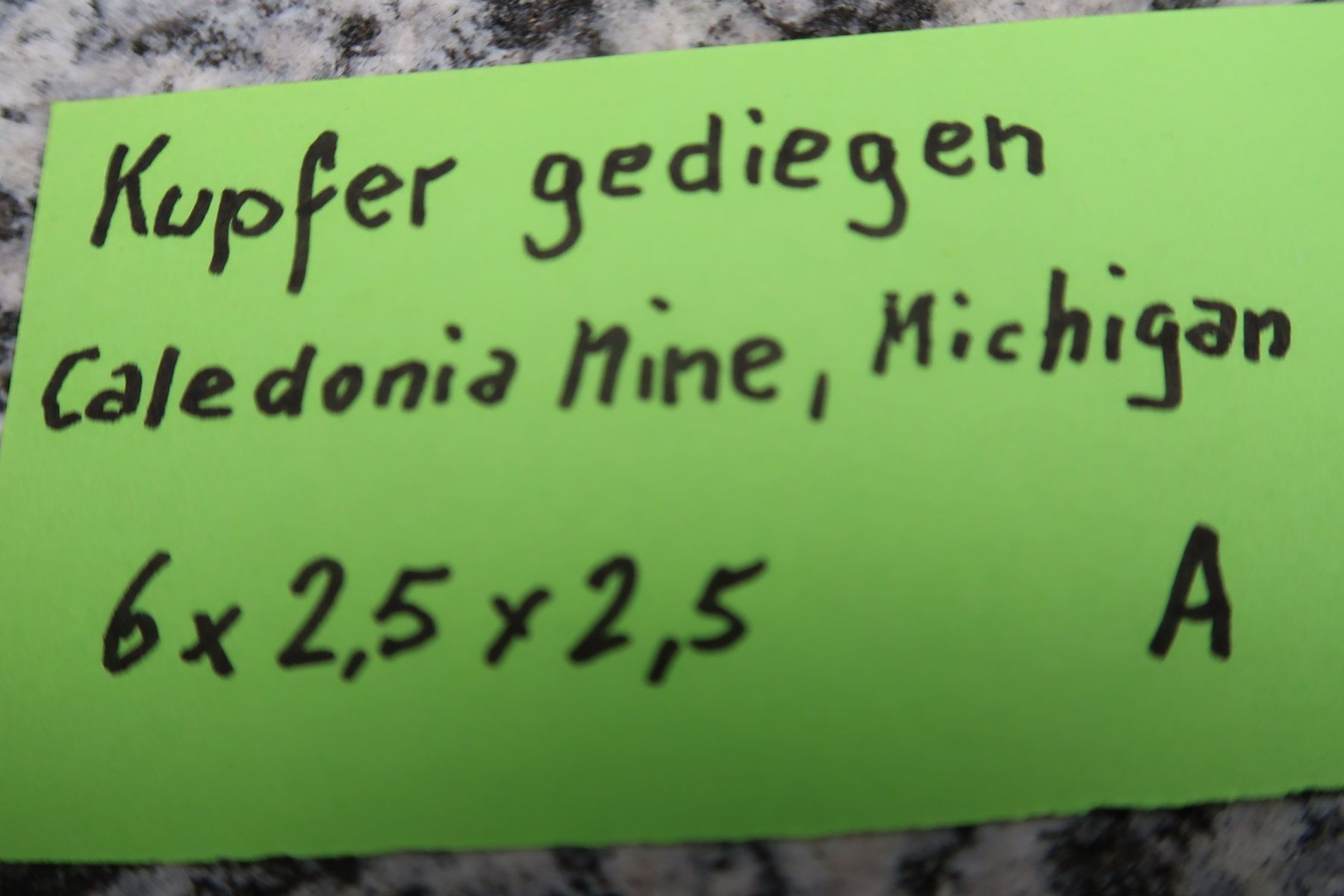 Minerali & Pietre curative: Mineralien aus Nachlass – Usato da Büsserach venduto da Petiteplante