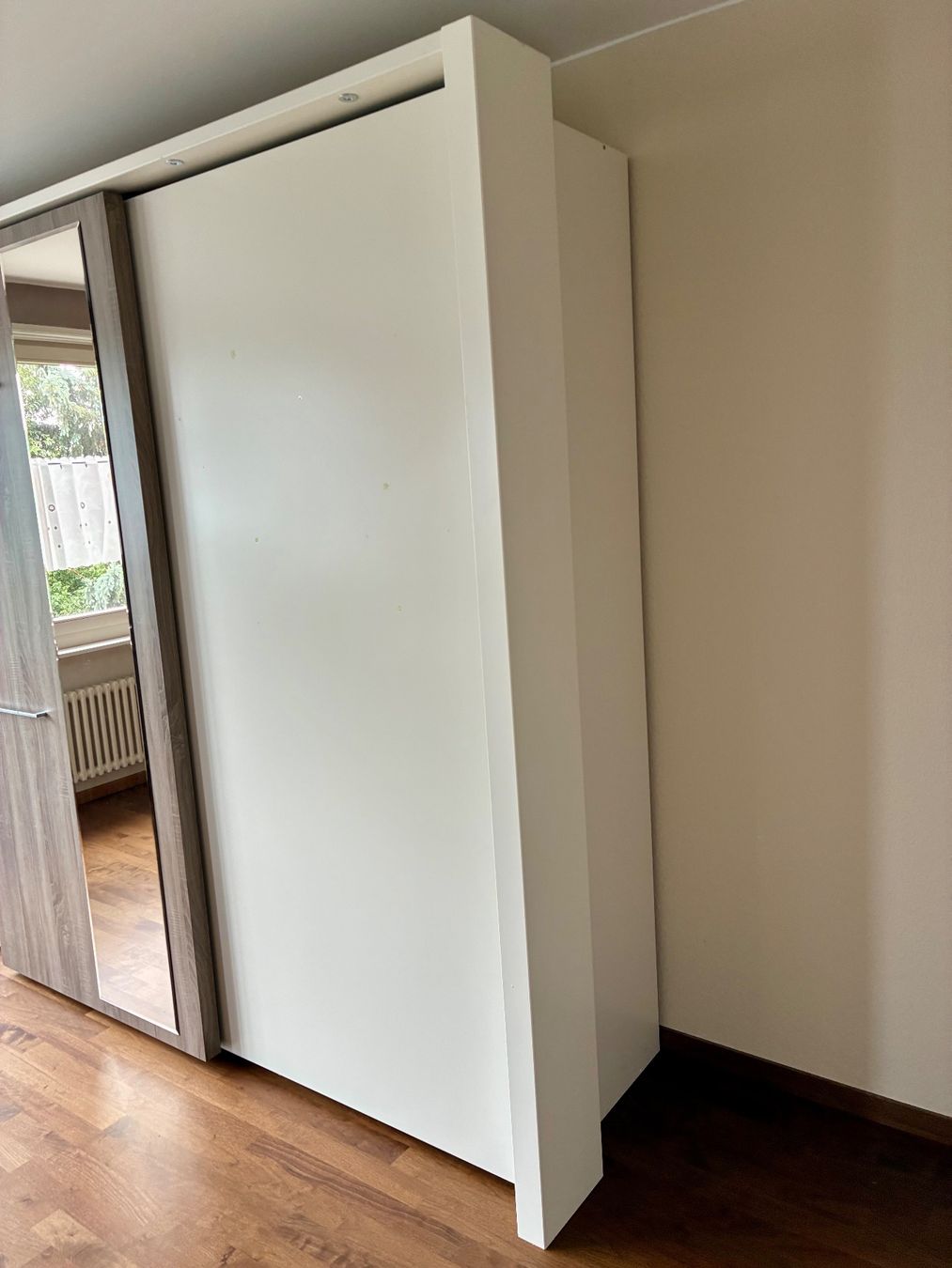 Armoires: Kleiderschrank – D'occasion à KLOTEN par jue_6j9w 2
