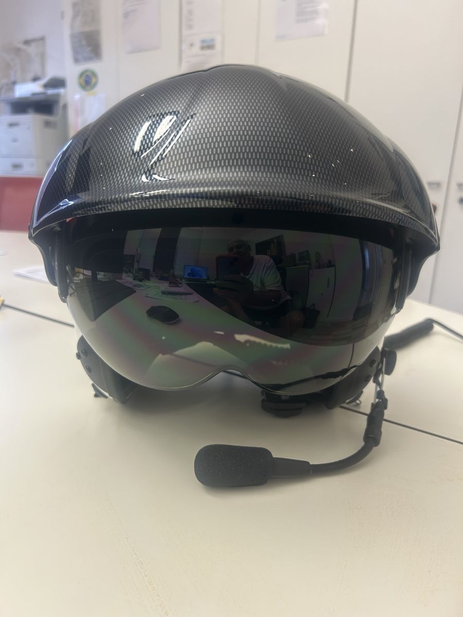 Helme & Visiere: Hubschrauber Piloten Helm – Gebraucht aus Pfäffikon SZ von swi_6kd7 2