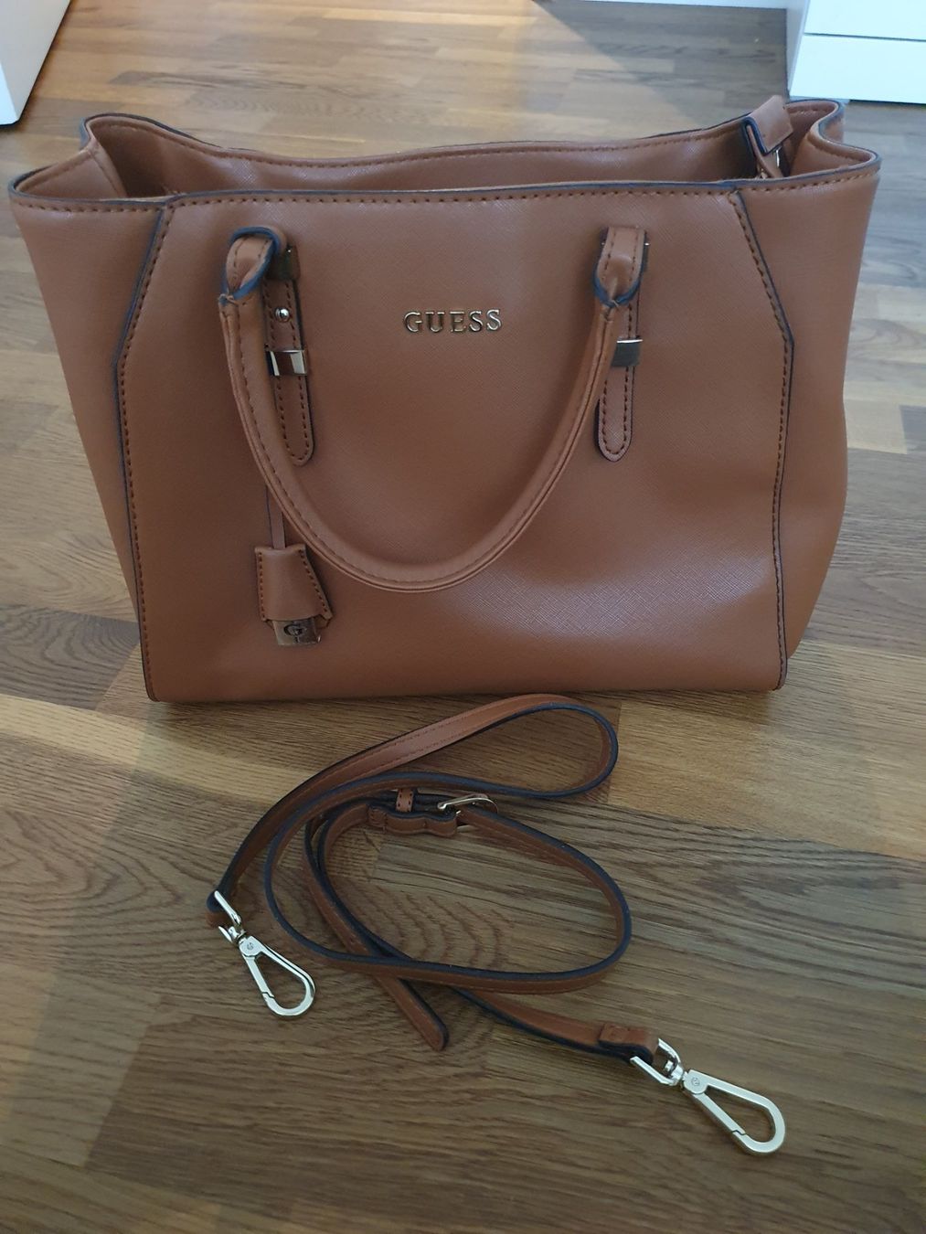 Guess Borse da donna: Guess Handtasche – Usato da Willisau venduto da dah_z8tf