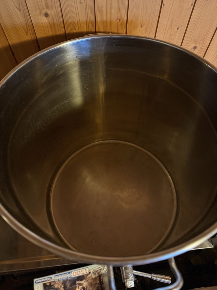 Küchengeräte: 100l Topf inkl Gasbrenner – Gebraucht aus Balterswil von  4