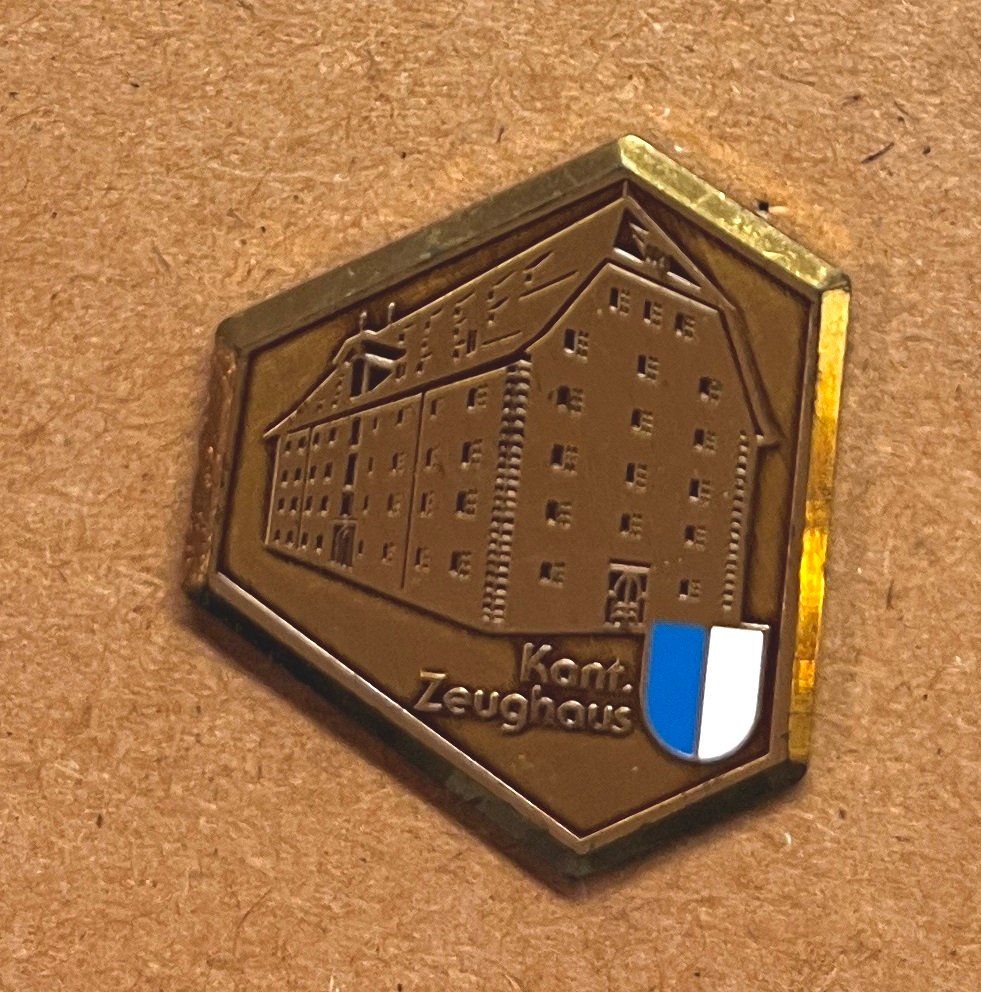 Placchette & Badge: Pin, Kant. Zeughaus  Luzern – Usato da Obernau venduto da Wgnom