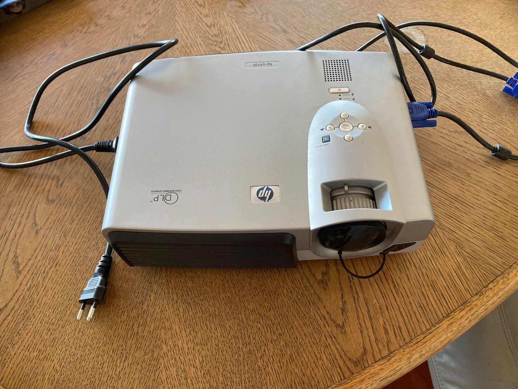 Hewlett Packard Videoprojektoren: Beamer HP Vp 6120 – Gebraucht aus Wildegg von Rider59 1