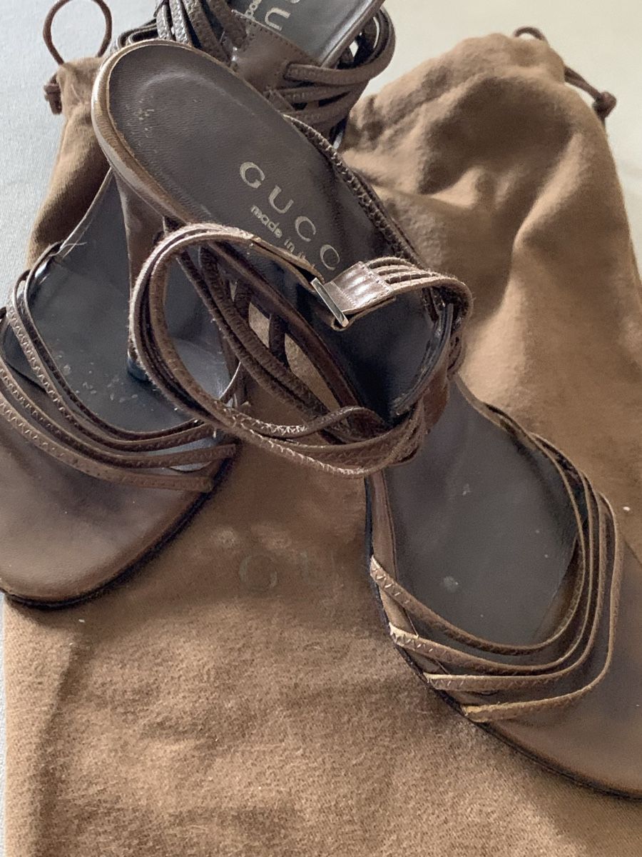 Gucci Chaussures femmes: Gucci Sandalen – D'occasion à Bergdietikon par zor_856j 2