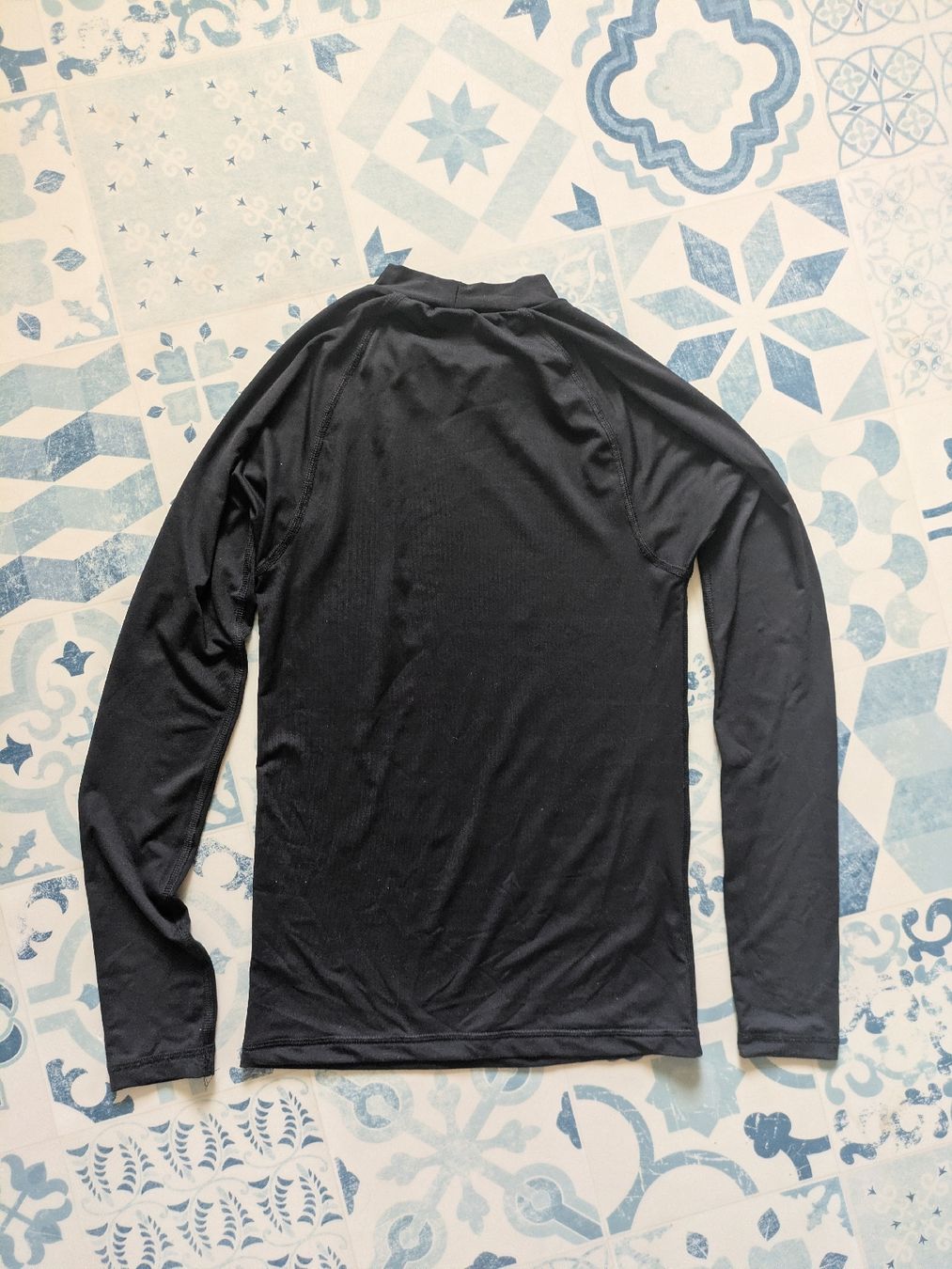 Decathlon Maillots de bain & Bikinis: Longsleeve zum Surfen – Neuf (Voir description) à Schwyz par Magdalena86 1