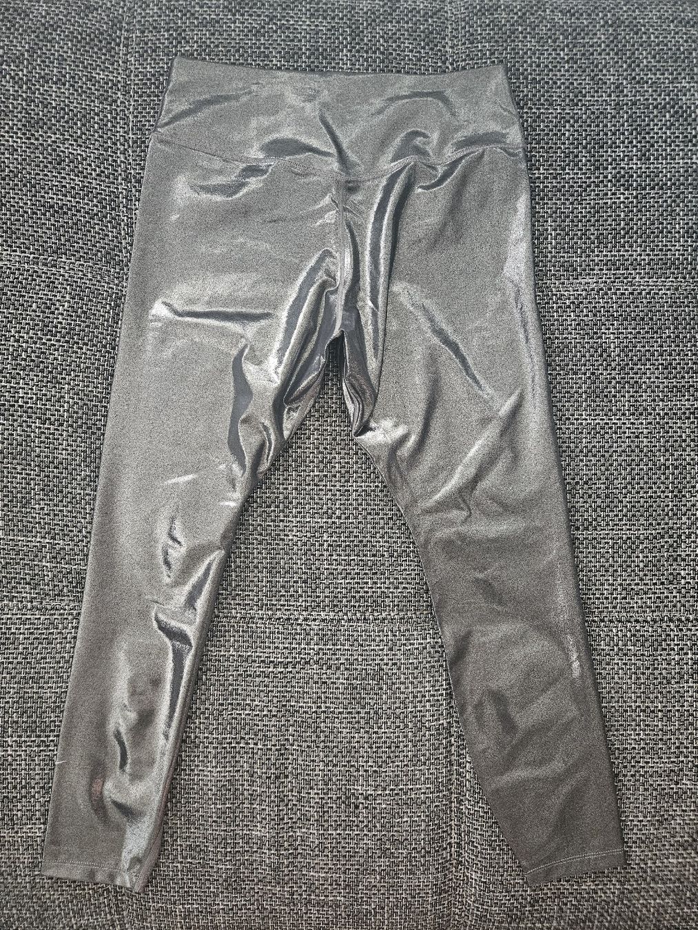Nike Leggings: Nike Glitzer Leggings silber Gr.L – Usato da Muri AG venduto da Corina99 2