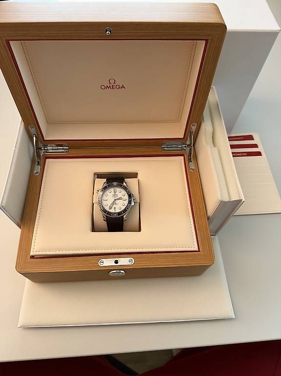 Omega Uhren: Omega Seamaster Diver 300 – Gebraucht aus Zürich von timeio 1