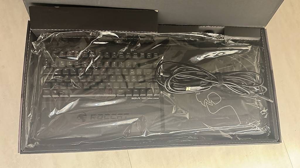 Claviers: ROCCAT Sova Mechanical Gaming Lapboard – D'occasion à Lachen SZ par rei_zsp9 1